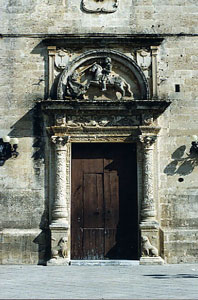 Chiesa parrocchiale dedicata a s. Giorgio, portale principale.