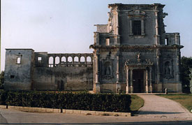 Convento dei padri Agostiniani e chiesa dedicata a s. Maria del Carmine (1638).